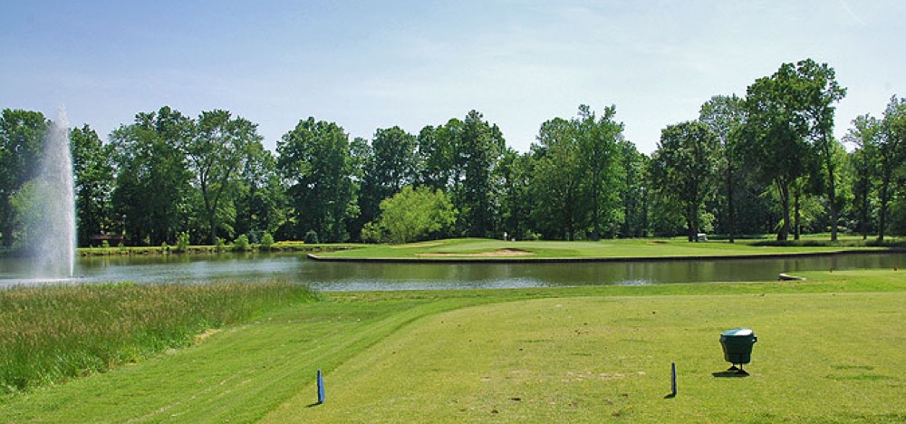 Christmas Lake Golf Course